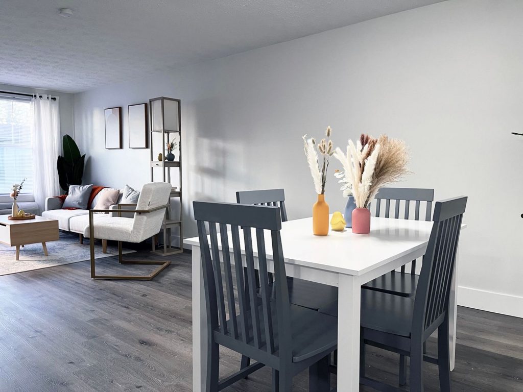 Woodgate Apartments, Johnstown, OH: dining area with table for four